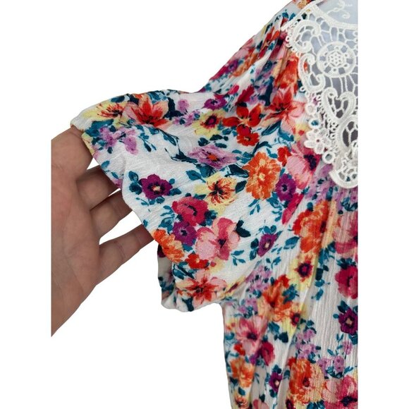 Torrid Short Sleeve Keyhole Neck Crinkle Gauze Crochet Detail Top Size L - Picture 3 of 8